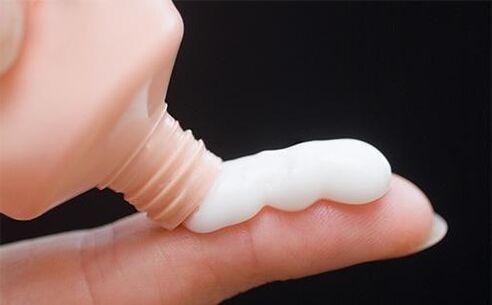 Penggunaan gel dan krim adalah salah satu cara untuk memperbesar kepala penis